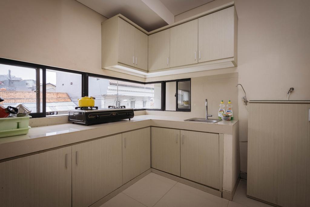 Amelia Guest House Giacarta Esterno foto