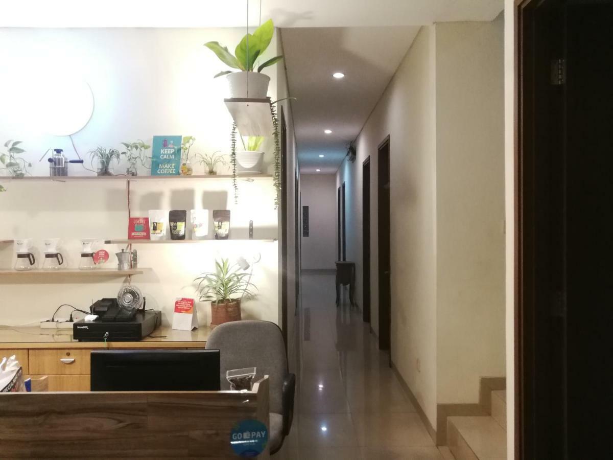 Amelia Guest House Giacarta Esterno foto